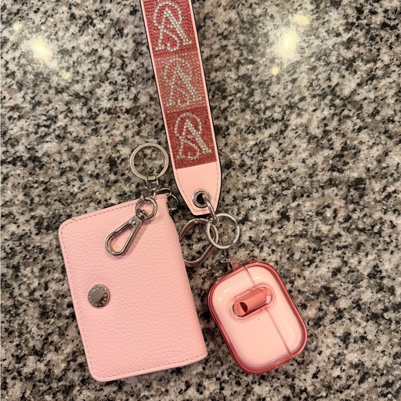 Keychain Set (AirPods Pros Not Included) - Picture 2 of 5